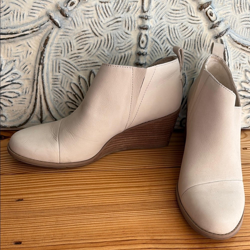 Women's Cream Ankle Boots